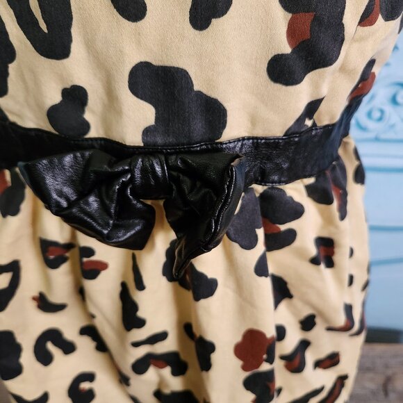 Girls Harajuku Mini Leopard Print Dress with Pink Accent, Size Kids L (10/12) - Picture 4 of 5